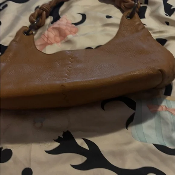 Bottega Veneta Tan Leather Shoulder Bag - Picture 5 of 10